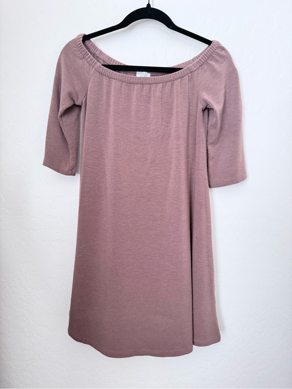 Tobi Mauve Off-Shoulder Midi Dress